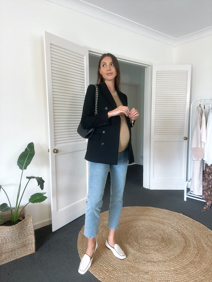 Maternity outfit jeans and blazer